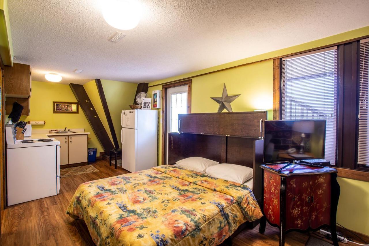 The Pinnacles Suites & Townhomes Silver Star Extérieur photo