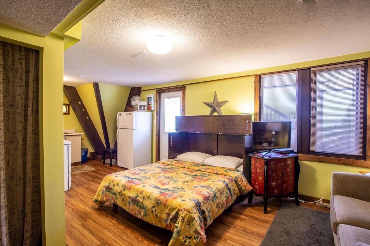 The Pinnacles Suites & Townhomes Silver Star Extérieur photo