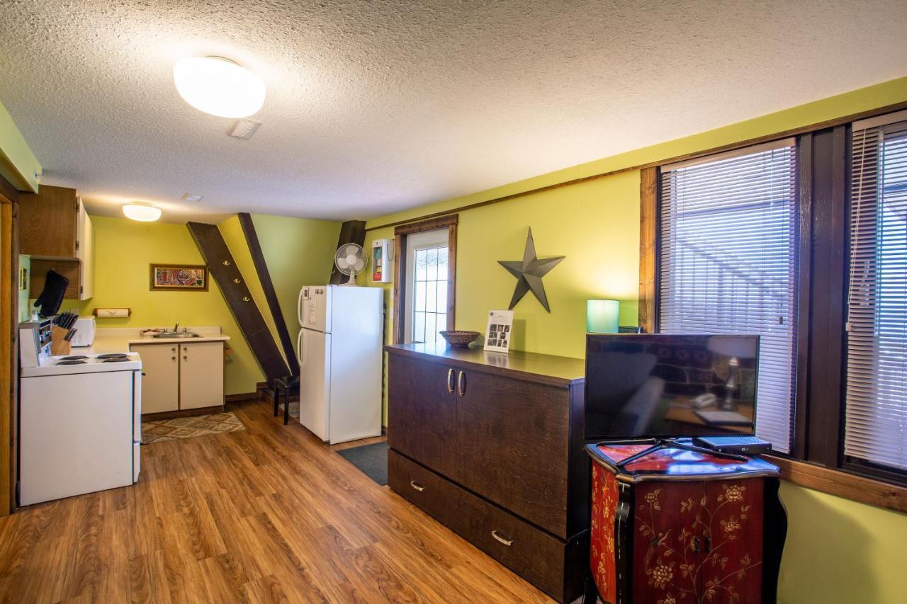 The Pinnacles Suites & Townhomes Silver Star Extérieur photo