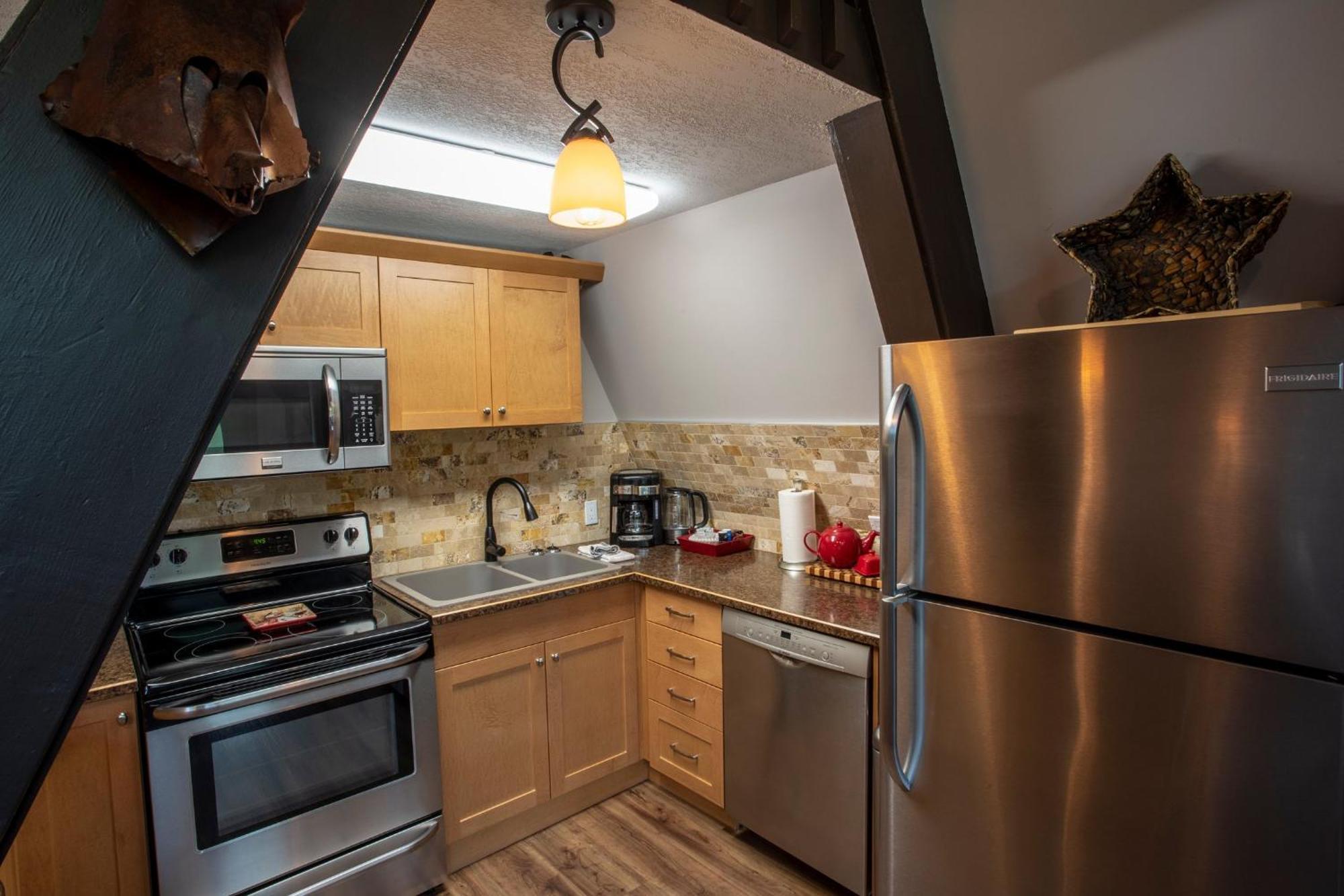 The Pinnacles Suites & Townhomes Silver Star Extérieur photo