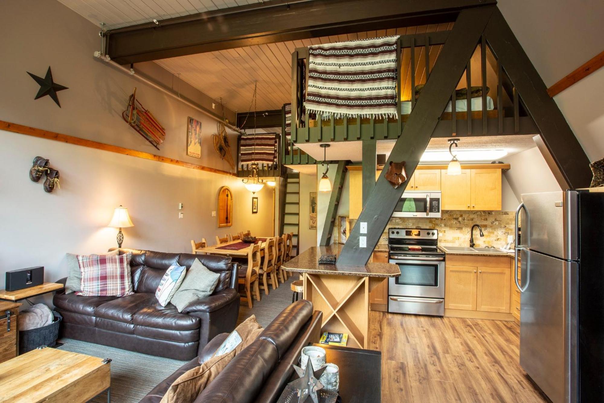 The Pinnacles Suites & Townhomes Silver Star Extérieur photo