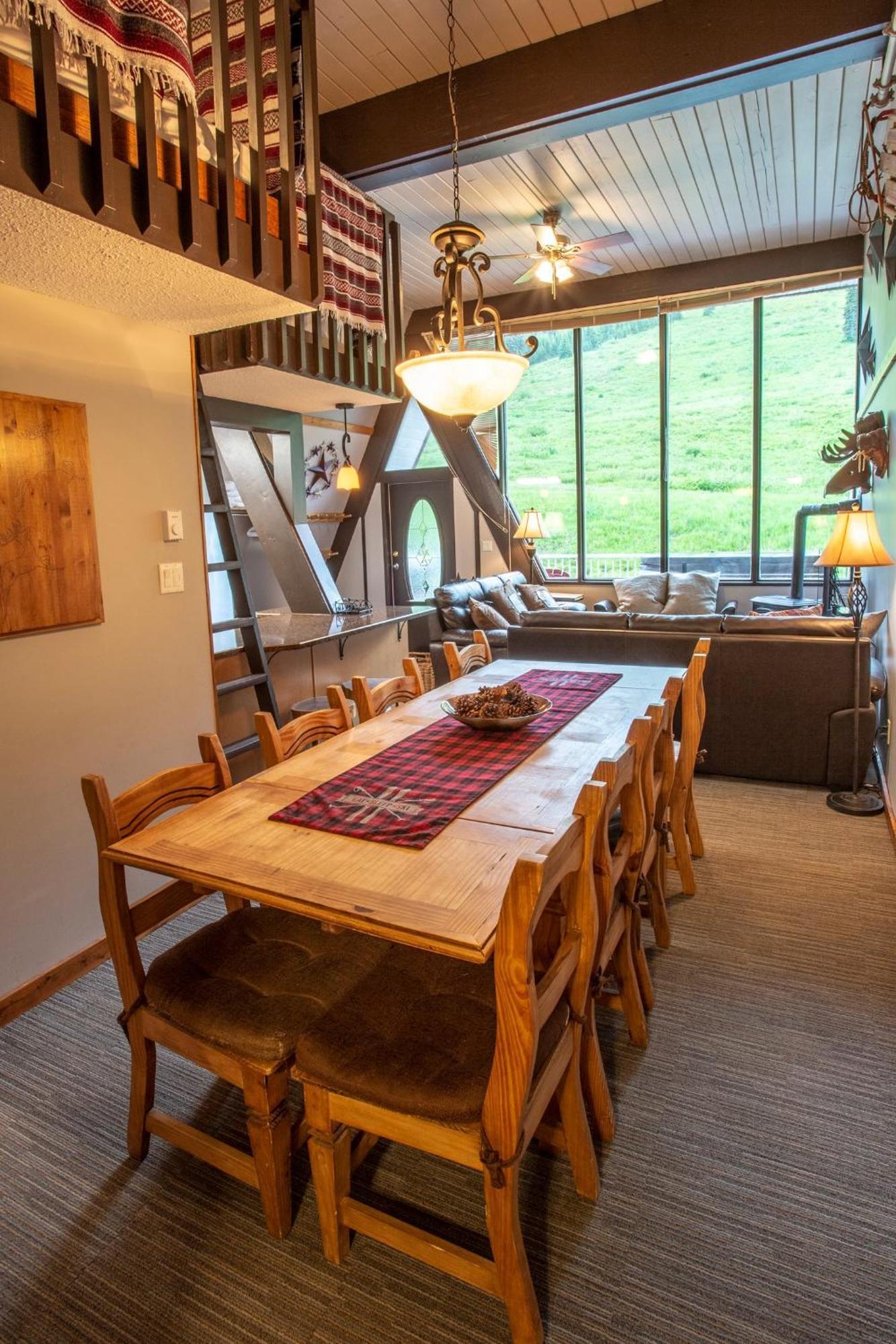 The Pinnacles Suites & Townhomes Silver Star Extérieur photo