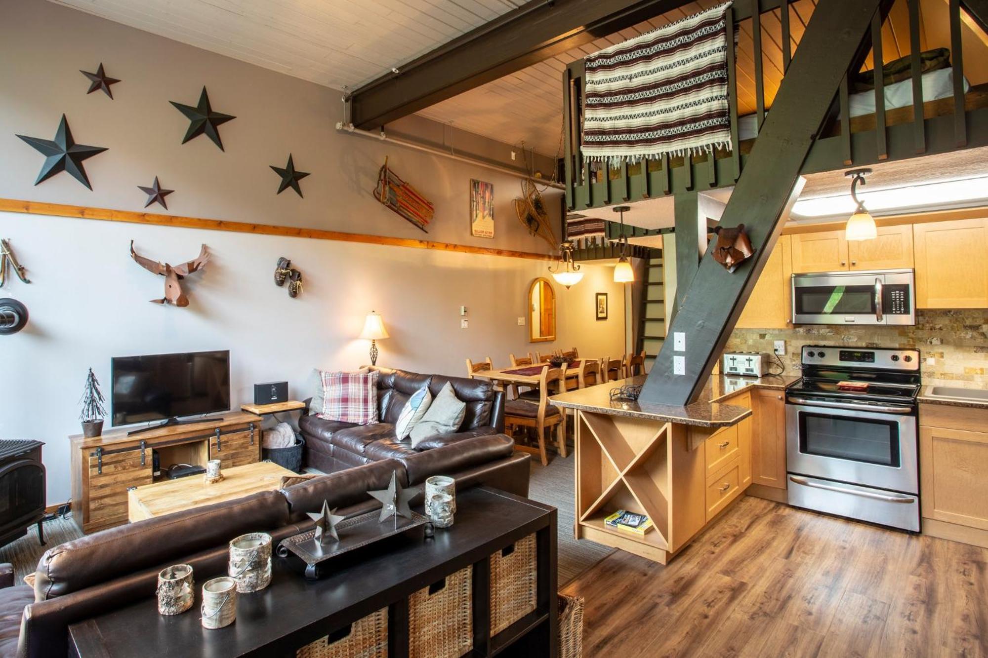 The Pinnacles Suites & Townhomes Silver Star Extérieur photo
